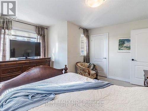 83 Pavlova Crescent, Richmond Hill, ON - Indoor Photo Showing Bedroom