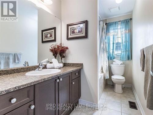 83 Pavlova Crescent, Richmond Hill, ON - Indoor Photo Showing Bathroom