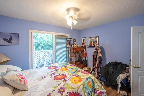 902 Maccleave Avenue, Penticton, BC - Indoor Photo Showing Bedroom