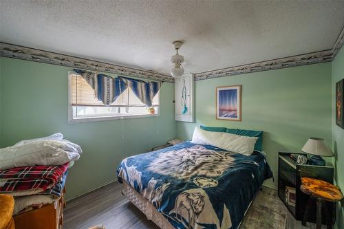 902 Maccleave Avenue, Penticton, BC - Indoor Photo Showing Bedroom