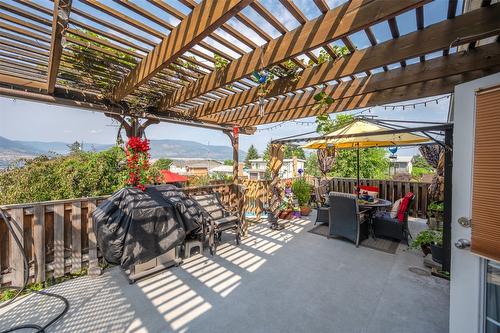 902 Maccleave Avenue, Penticton, BC - Outdoor With Deck Patio Veranda With Exterior