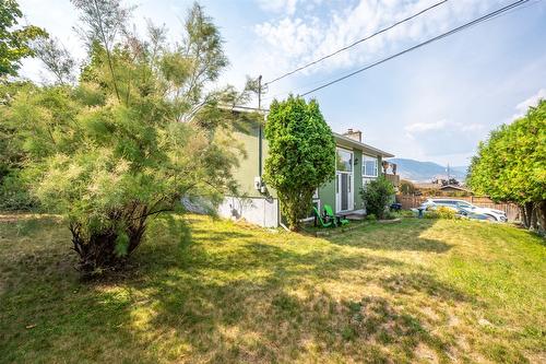 902 Maccleave Avenue, Penticton, BC - Outdoor