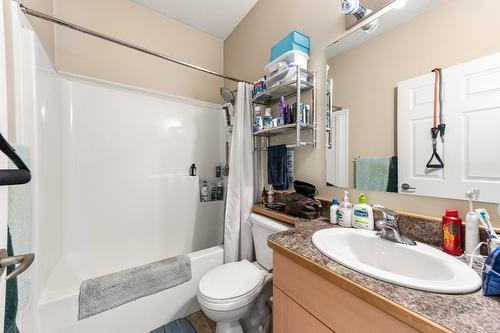 201-857 Fairview Road, Penticton, BC - Indoor Photo Showing Bathroom