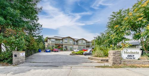 201-857 Fairview Road, Penticton, BC - Outdoor