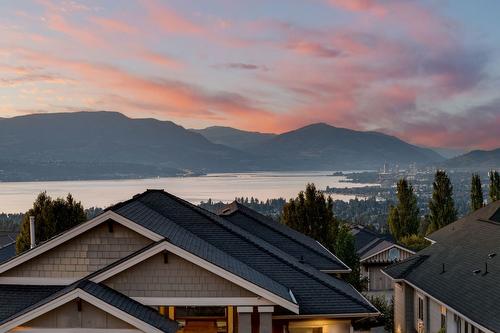 698 Devonian Avenue, Kelowna, BC - Outdoor With Body Of Water With View