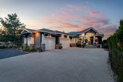 698 Devonian Avenue, Kelowna, BC - Outdoor With Facade