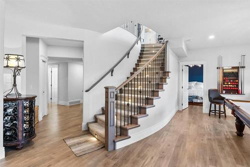 698 Devonian Avenue, Kelowna, BC - Indoor Photo Showing Living Room With Fireplace