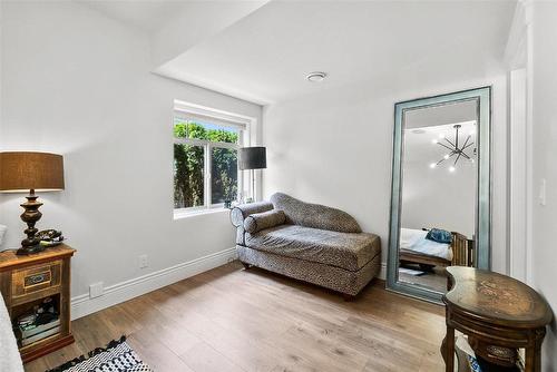 698 Devonian Avenue, Kelowna, BC - Indoor Photo Showing Gym Room