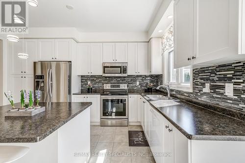 281 Blue Dasher Boulevard, Bradford West Gwillimbury, ON - Indoor Photo Showing Kitchen With Stainless Steel Kitchen With Upgraded Kitchen