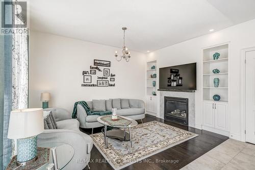 281 Blue Dasher Boulevard, Bradford West Gwillimbury, ON - Indoor Photo Showing Living Room With Fireplace