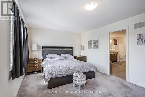 281 Blue Dasher Boulevard, Bradford West Gwillimbury, ON - Indoor Photo Showing Bedroom