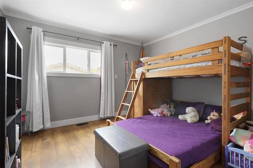 810 Patterson Avenue, Kelowna, BC - Indoor Photo Showing Bedroom