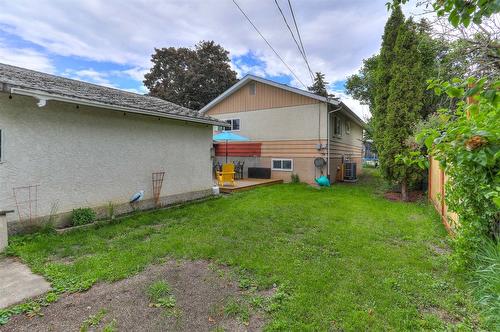 810 Patterson Avenue, Kelowna, BC - Outdoor With Exterior