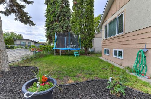 810 Patterson Avenue, Kelowna, BC - Outdoor With Exterior