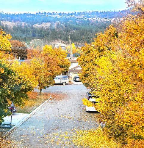 41-307 Glen Park Drive, Kelowna, BC - Outdoor With View