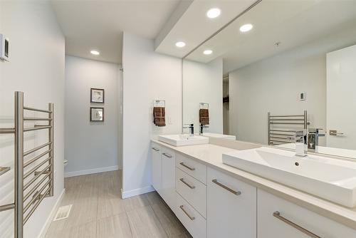 16-1515 Highland Drive, Kelowna, BC - Indoor Photo Showing Bathroom