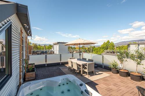 16-1515 Highland Drive, Kelowna, BC - Outdoor With Deck Patio Veranda