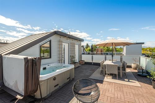 16-1515 Highland Drive, Kelowna, BC - Outdoor With Deck Patio Veranda With Exterior