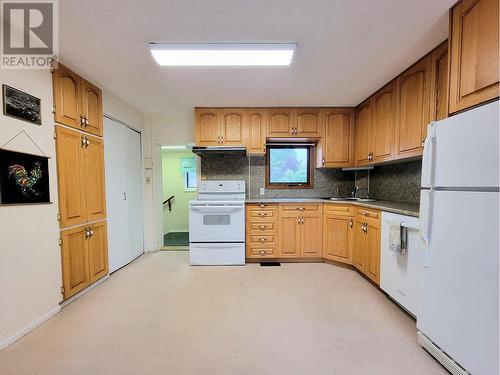 5445 Park Drive, Prince George, BC - Indoor Photo Showing Kitchen