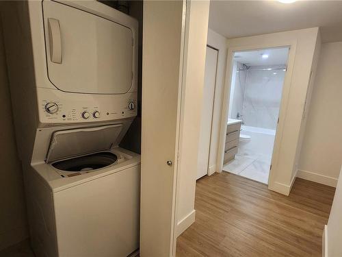 110-3070 Kilpatrick Ave, Courtenay, BC - Indoor Photo Showing Laundry Room