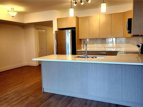 110-3070 Kilpatrick Ave, Courtenay, BC - Indoor Photo Showing Kitchen