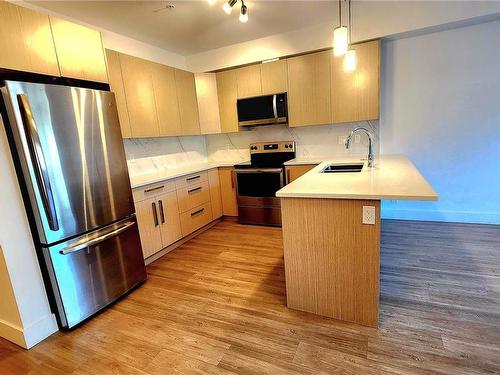 110-3070 Kilpatrick Ave, Courtenay, BC - Indoor Photo Showing Kitchen