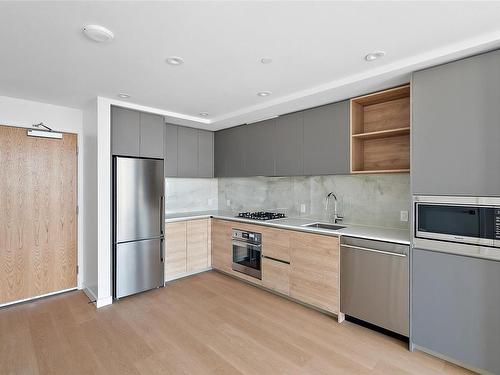 1007-369 Tyee Rd, Victoria, BC - Indoor Photo Showing Kitchen