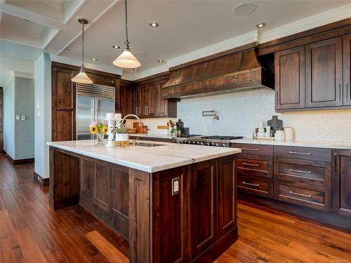 813-845 Dunsmuir Rd, Victoria, BC - Indoor Photo Showing Kitchen