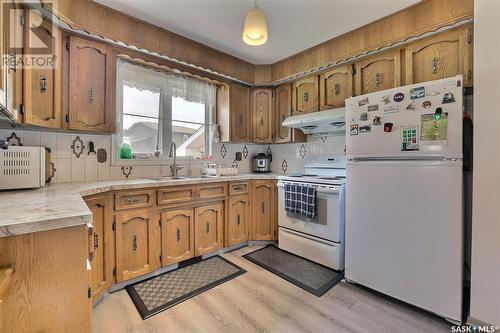 2604 Kliman Crescent, Regina, SK - Indoor Photo Showing Kitchen