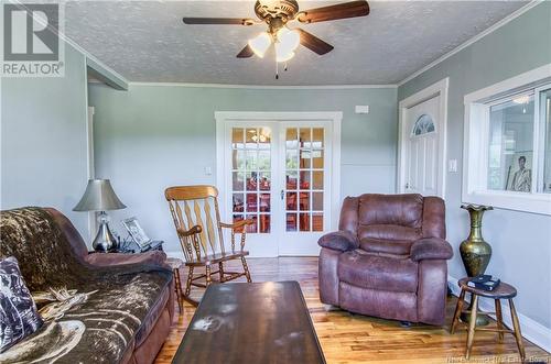 470 Sandy Point Road, Saint John, NB - Indoor Photo Showing Living Room