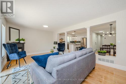 19 Silversmith Court, Guelph, ON - Indoor Photo Showing Living Room