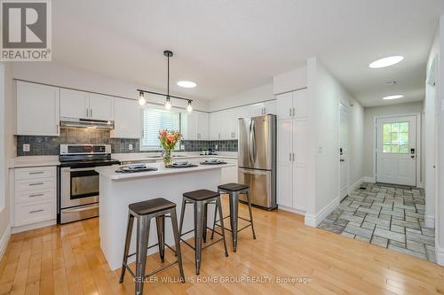 19 Silversmith Court, Guelph (Hanlon Creek), ON - Indoor Photo Showing Kitchen