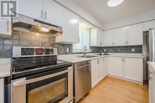 19 Silversmith Court, Guelph (Hanlon Creek), ON - Indoor Photo Showing Kitchen With Double Sink