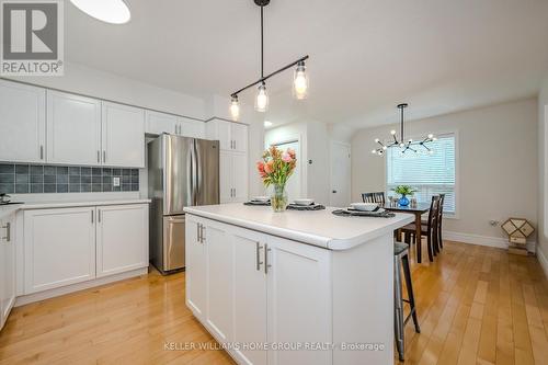 19 Silversmith Court, Guelph (Hanlon Creek), ON - Indoor Photo Showing Kitchen