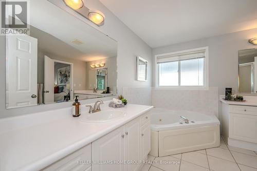 19 Silversmith Court, Guelph, ON - Indoor Photo Showing Bathroom