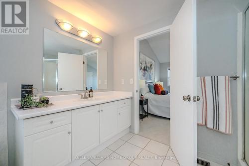 19 Silversmith Court, Guelph (Hanlon Creek), ON - Indoor Photo Showing Bathroom