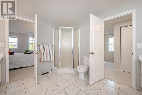 19 Silversmith Court, Guelph (Hanlon Creek), ON - Indoor Photo Showing Bathroom