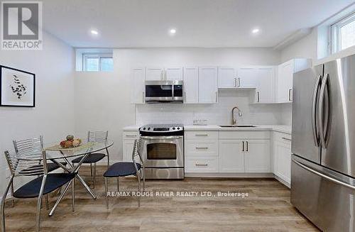 124 Manse Road, Toronto (West Hill), ON - Indoor Photo Showing Kitchen