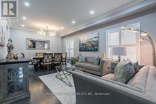 2369 Grand Oak Trail, Oakville (West Oak Trails), ON - Indoor Photo Showing Living Room