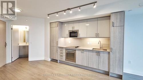 1903 - 77 Mutual Street, Toronto, ON - Indoor Photo Showing Kitchen