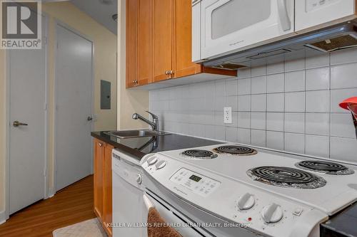 1209 - 85 Bloor Street E, Toronto (Church-Yonge Corridor), ON - Indoor Photo Showing Kitchen