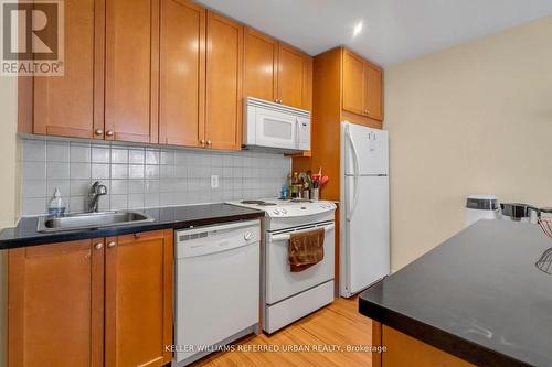 1209 - 85 Bloor Street E, Toronto (Church-Yonge Corridor), ON - Indoor Photo Showing Kitchen