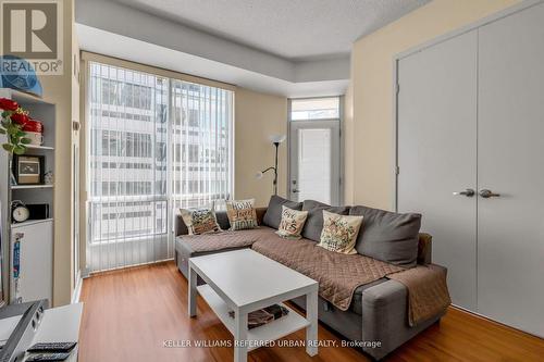 1209 - 85 Bloor Street E, Toronto (Church-Yonge Corridor), ON - Indoor Photo Showing Living Room