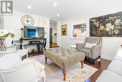 25 Rollingwood Circle, London, ON - Indoor Photo Showing Living Room