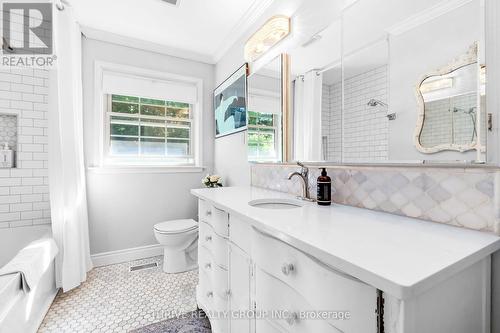 25 Rollingwood Circle, London, ON - Indoor Photo Showing Bathroom