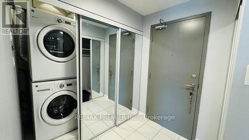 313 - 54 Sky Harbour Drive, Brampton, ON - Indoor Photo Showing Laundry Room