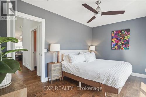 715 Drury Lane, Burlington, ON - Indoor Photo Showing Bedroom