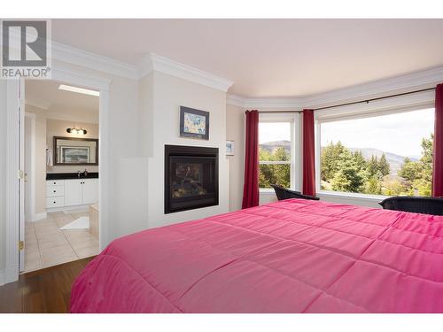 310 Woodcrest Court, Kelowna, BC - Indoor Photo Showing Bedroom