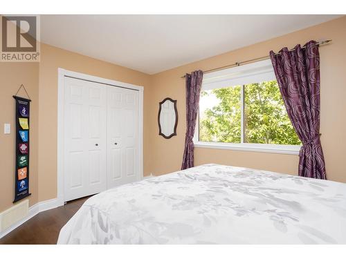 310 Woodcrest Court, Kelowna, BC - Indoor Photo Showing Bedroom