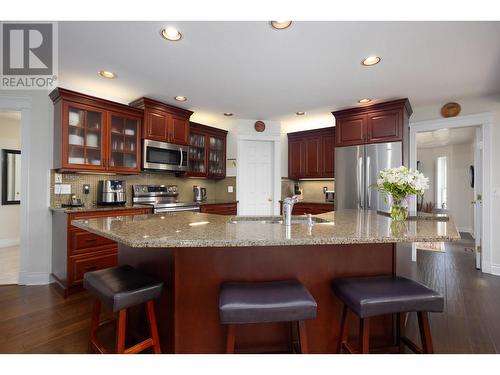 310 Woodcrest Court, Kelowna, BC - Indoor Photo Showing Kitchen With Upgraded Kitchen